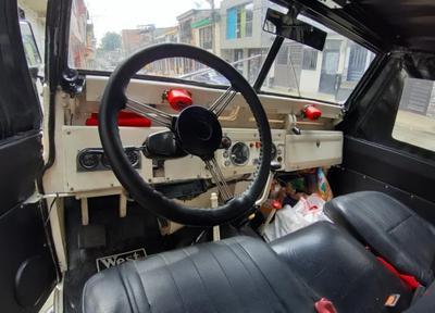 Land Rover 109 • 1972 • 30,000 km