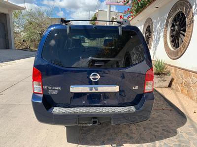 Nissan Pathfinder • 2007 • 180,000 km