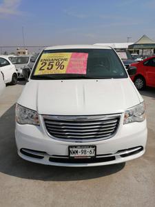 Chrysler Town & Country • 2015 • 475,000 km