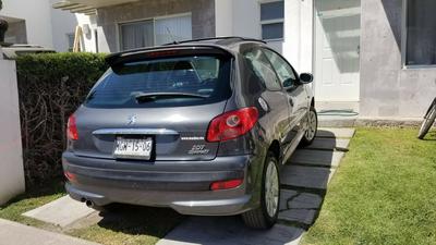 Peugeot 207 • 2011 • 110,000 km