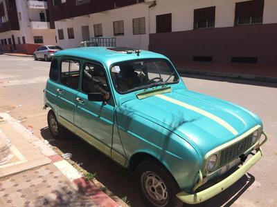 Renault 10 • 1990 • 180,000 km