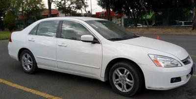 Honda Accord • 2007 • 180,000 km