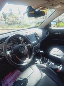 Jeep Cherokee • 2019 • 33,000 km