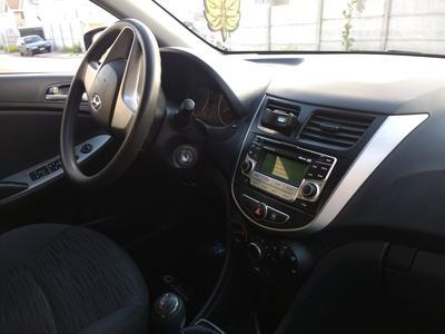 Hyundai Accent • 2015 • 82,000 km