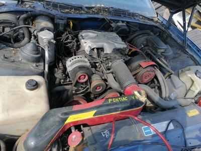 Pontiac Firebird • 1990 • 180,000 km