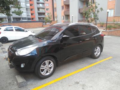 Hyundai Tucson • 2012 • 234,000 km