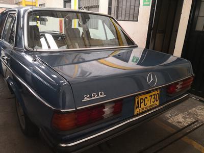 Mercedes-Benz 260 - 560 SE • 1983 • 180,000 km