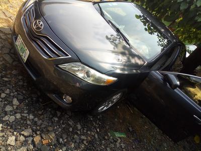 Toyota Camry • 2010 • 52,000 km