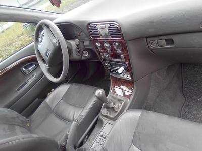 Volvo S60 • 2000 • 186,300 km