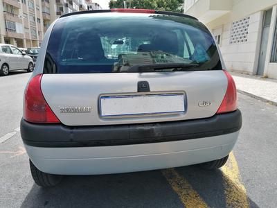 Renault Clio • 2000 • 210,000 km
