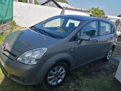 Toyota Corolla Verso • 2006 • 300,000 km