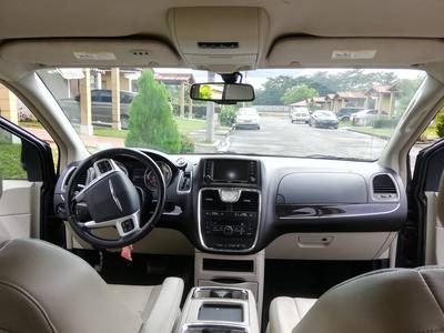 Chrysler Town & Country • 2014 • 65,000 km