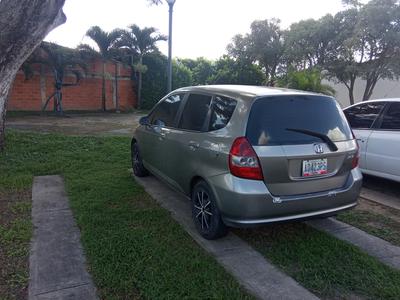 Honda Jazz • 2005 • 290 km