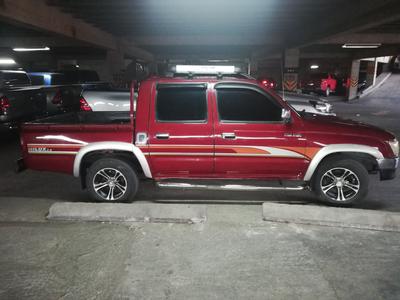 Toyota Hilux • 2000 • 180,700 km