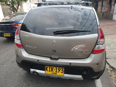 Renault 12 • 2012 • 64,000 km