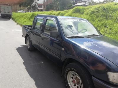 Chevrolet Luv • 2002 • 398,000 km