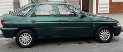 Ford Escort • 2000 • 300,000 km
