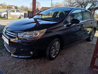 Citroën C4 • 2011 • 200,000 km
