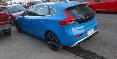 Volvo V40 • 2015 • 85,000 km