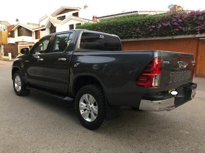 Toyota 4 Runner Limited • 2016 • 88,000 km