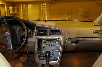Volvo S60 • 2008 • 200,000 km