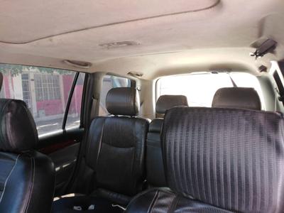 Toyota Land Cruiser • 2006 • 195,000 km