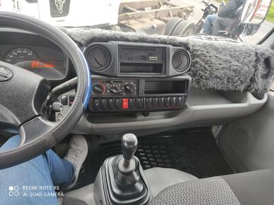 Hino Dutro • 2014 • 157,000 km