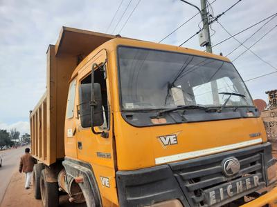 Sinotruk Howo TX 6x4 • 2013 • 150,000 km